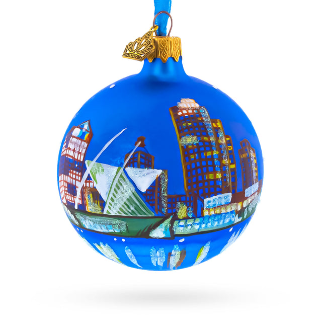 Milwaukee, Wisconsin Glass Ball Christmas Ornament 3.25 Inches in Blue color Round