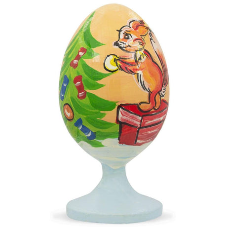 Squirrel Decorating Christmas Tree Wooden Figurine in Multi color Oval
