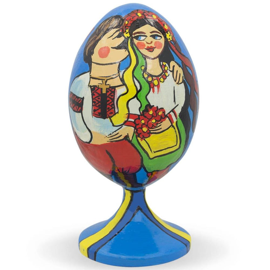 Couple Celebrating Ukrainian Independence Day Wooden Figurine in Multi color Oval
