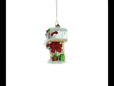 Weihnachtsschmuck aus Glas: Briefkasten mit Briefen und Geschenken