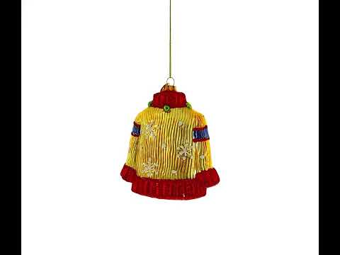 Weihnachtsschmuck aus Glas in Form eines festlichen Weihnachtspullovers