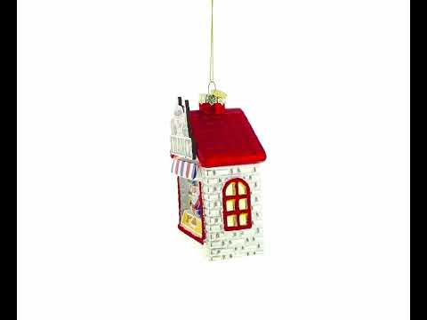 Französisches Café mit Weihnachtsmann-Glasornament