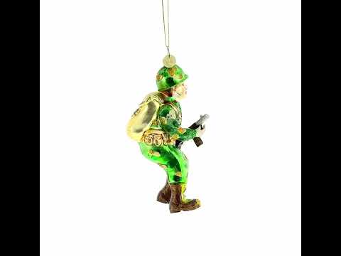 Weihnachtsschmuck aus Glas, der an einen Soldaten erinnert