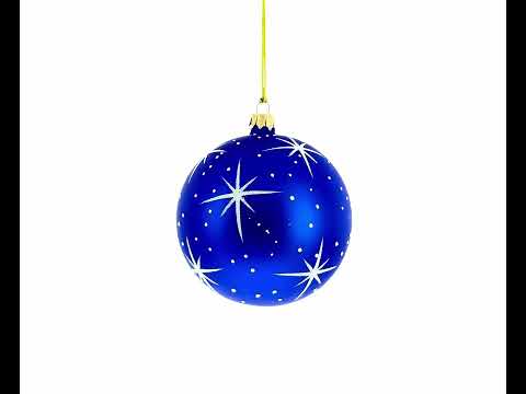 Junge kuschelt mit Teddybär – Glaskugel – Babys erster Weihnachtsschmuck – 10 cm