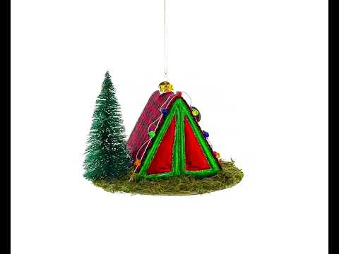 Weihnachtsschmuck aus Glas mit dem Motiv „Shelter in the Woods“
