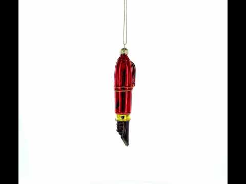 Weihnachtsschmuck aus rotem Füllfederhalterglas