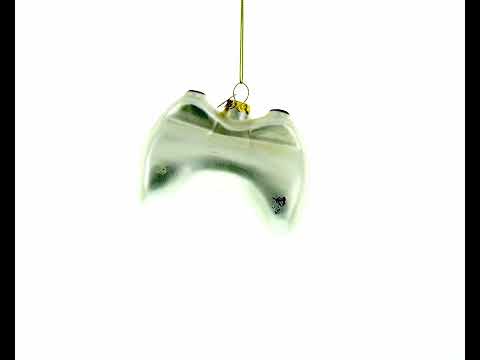 Weihnachtsschmuck aus Glas, bestehend aus einem Videospiel-Controller und Glas.
