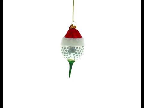Golfball mit festlicher Glasweihnachtsdekoration